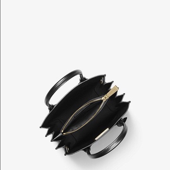 MICHAEL KORS Mercer MD Pebbled Leather Accordion - Picture 4 of 5